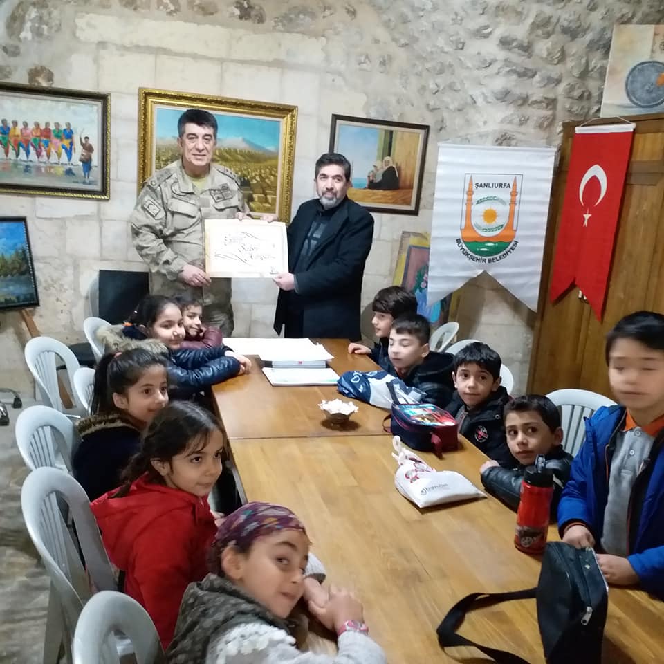 Kaligrafi (Tabak, Tasarım, Fon) — Çalışma 09